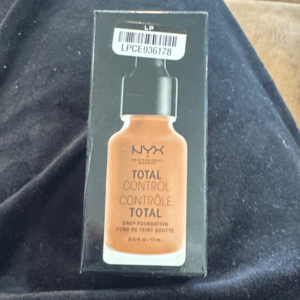 NYX Total Control Drop Foundation - Warm Beige